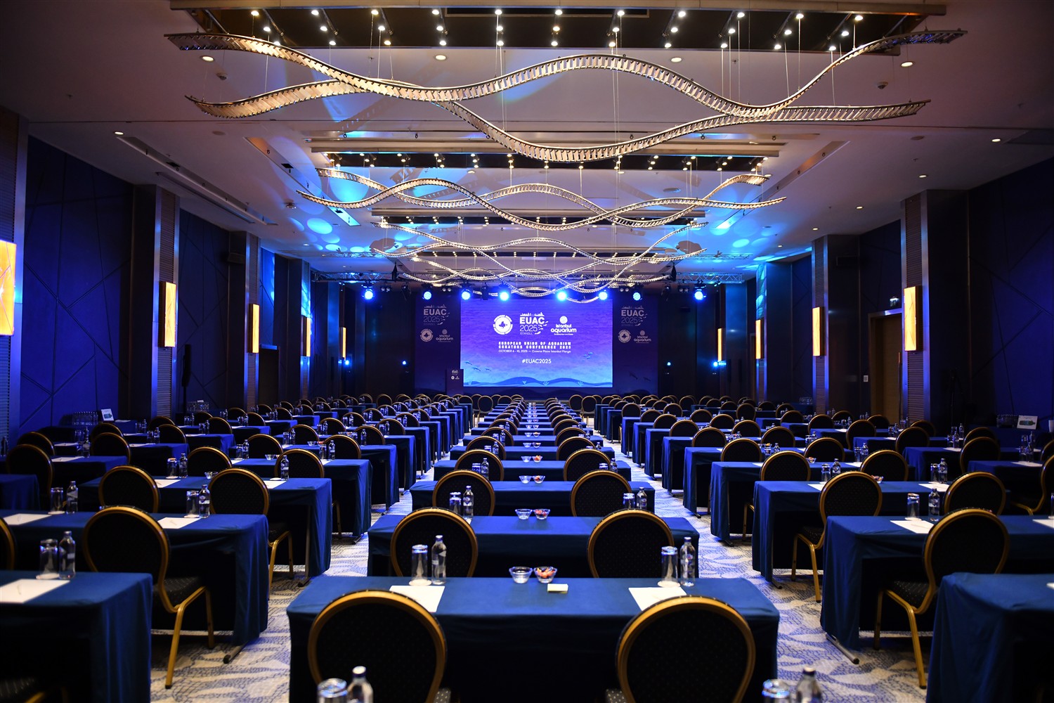 EUAC 2O25 Konferansı İstanbul Akvaryum Ev Sahipliğinde Gerçekleşti <span class="fs-16 op-05 rows flex-m flex-columng-10"><span class="material-symbols-rounded mb-1"> calendar_month </span>  16.10.2025</span>_1