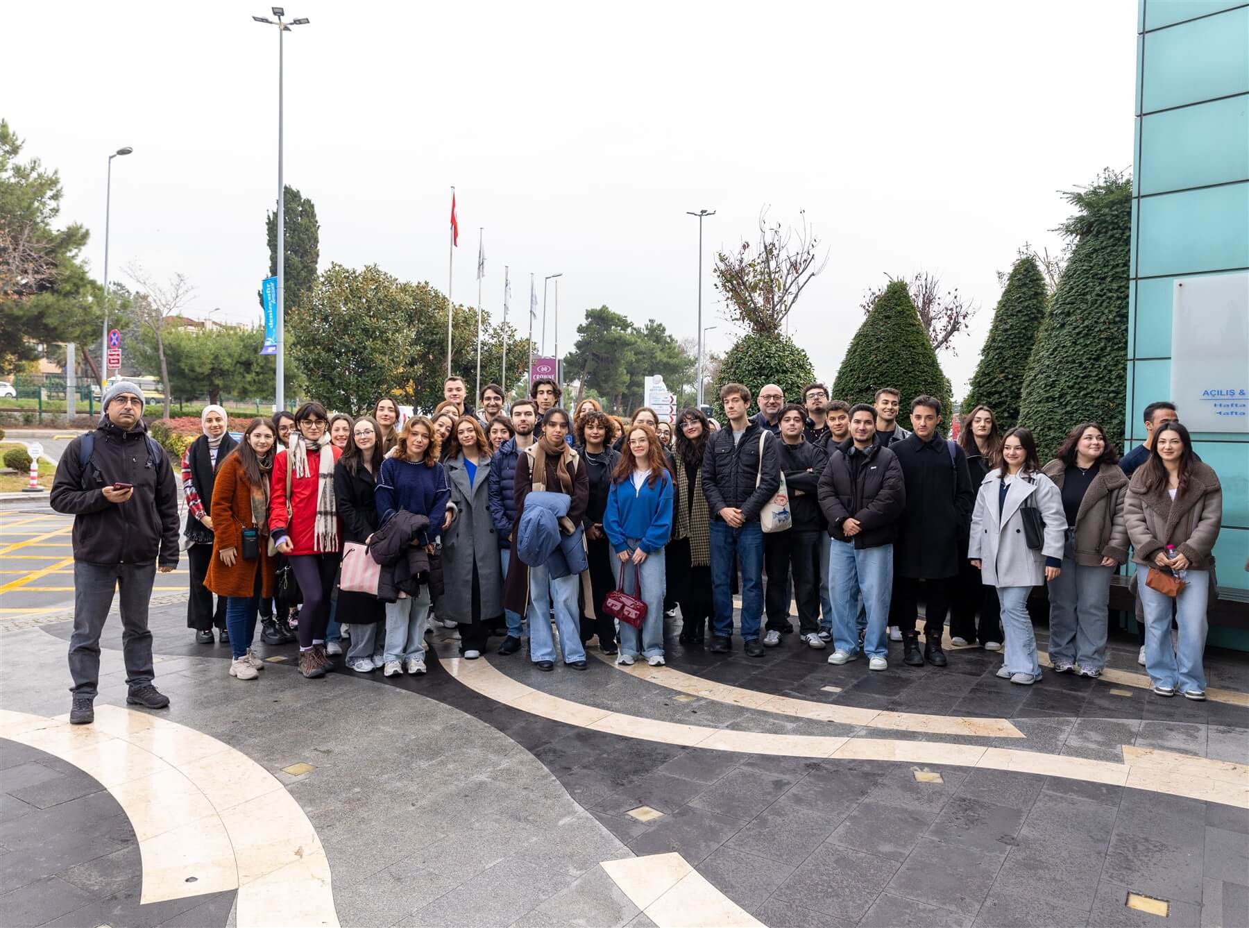 İstanbul Üniversitesi Deniz ve İçsu Kaynakları Yönetimi Bölümü Öğrencileri, İstanbul Akvaryum’u Ziyaret Etti <span class="fs-16 op-05 rows flex-m flex-columng-10"><span class="material-symbols-rounded mb-1"> calendar_month </span>  28.11.2024</span>_1